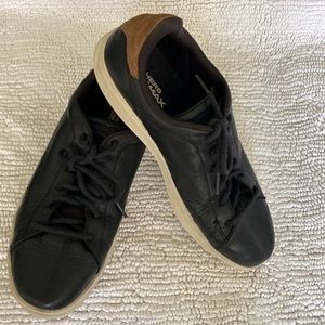 Sketchers Goga Max Black Leather sneakers
